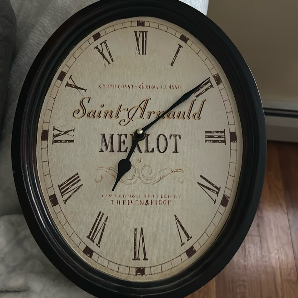 Wine themed clock